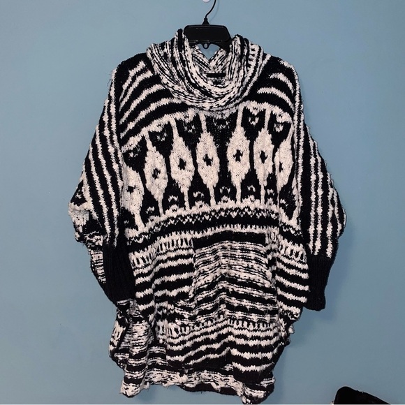Free People Rosie Lee Poncho in Black & White Combo Size Small - Picture 1 of 9